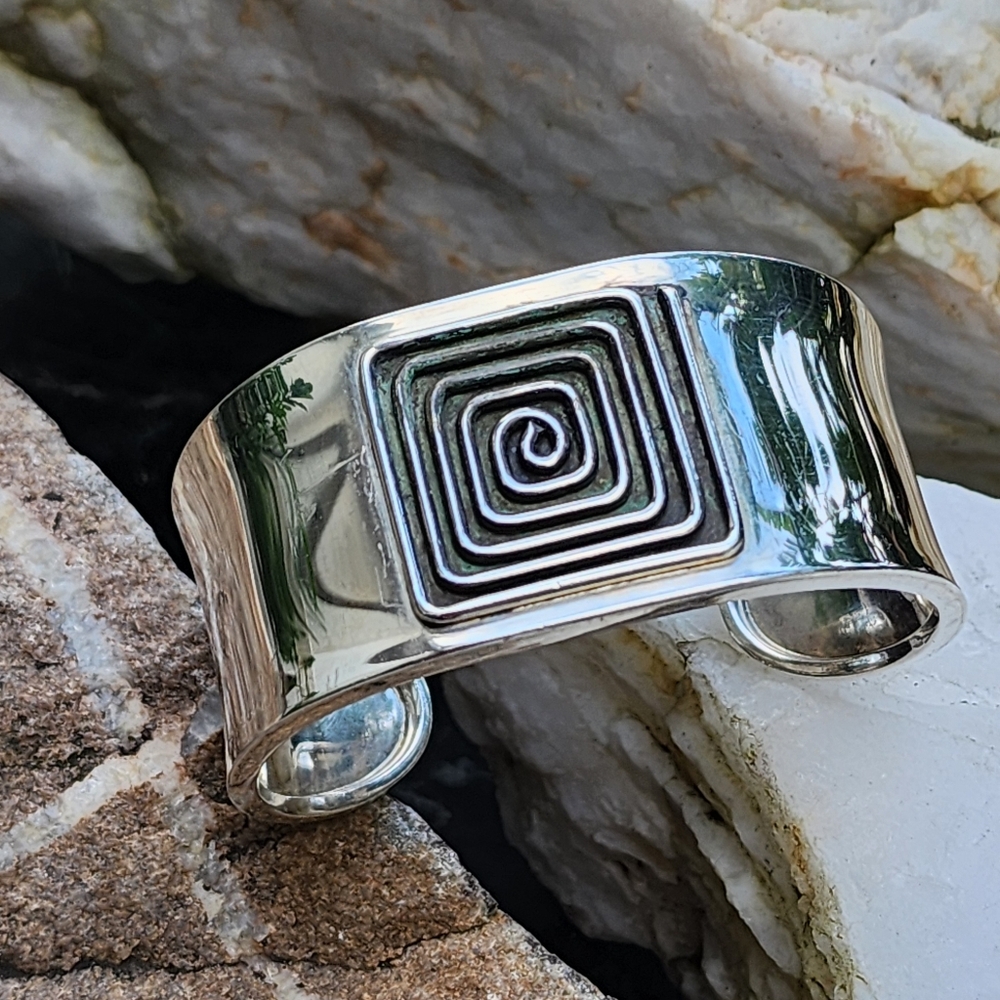 Sterling Silver 925 Wide Cuff Bracelet Mexico TAXCO Aztec Disc rare vintage